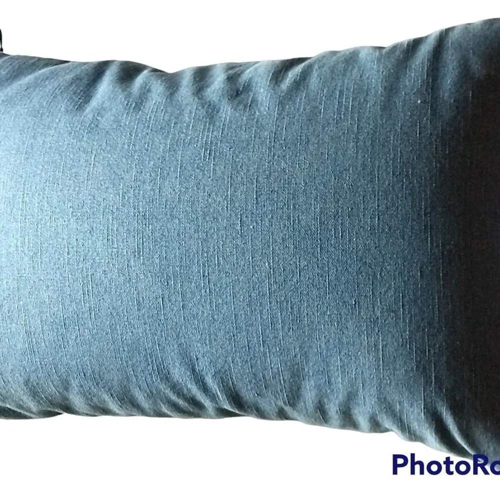 RESERVED FOR @juliamisto - 2 Vintage Tommy Hilfiger Accent Throw Pillows - Picture 6 of 7